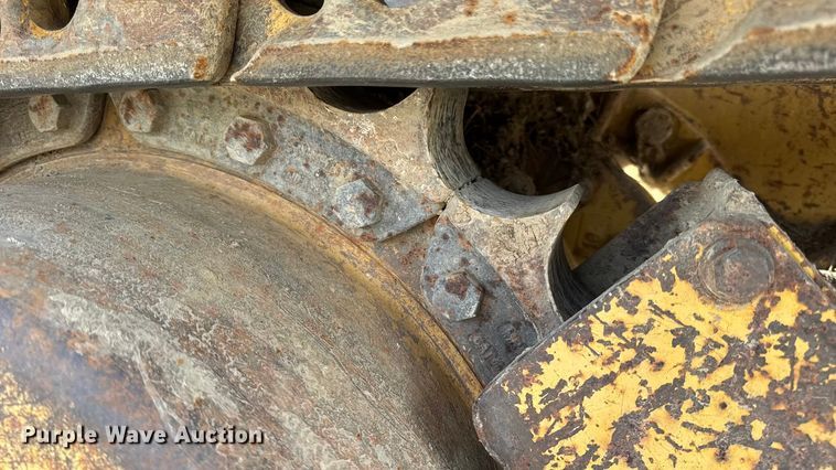 image for item EN0700 1997 Caterpillar 953C track loader