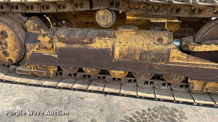 image for item EN0700 1997 Caterpillar 953C track loader