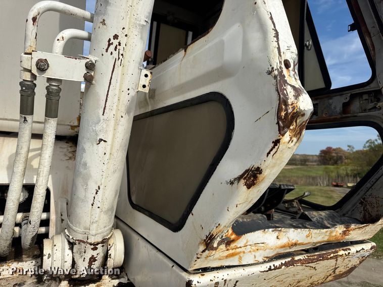 image for item EN0701 Link-Belt LS3400CII excavator