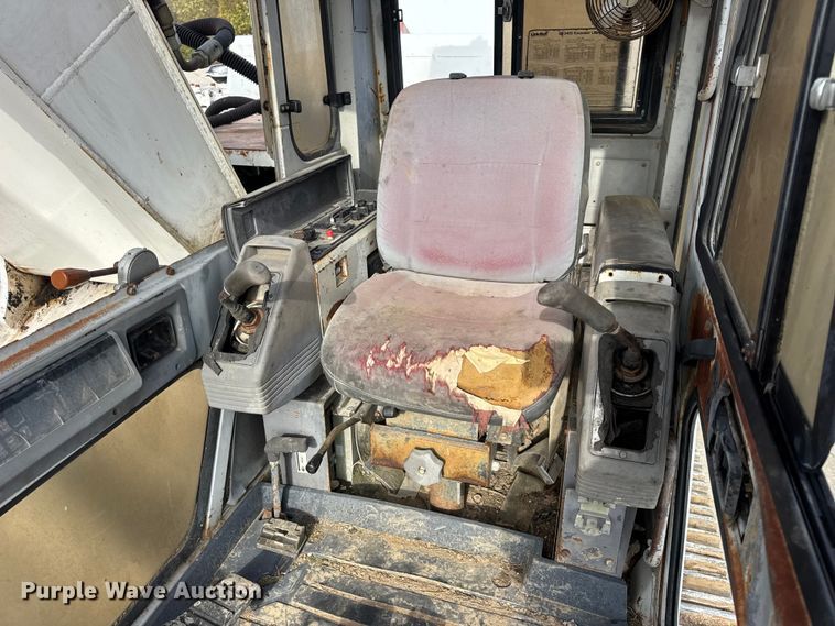 image for item EN0701 Link-Belt LS3400CII excavator