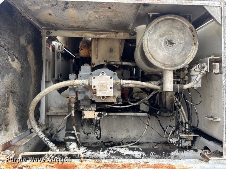 image for item EN0701 Link-Belt LS3400CII excavator