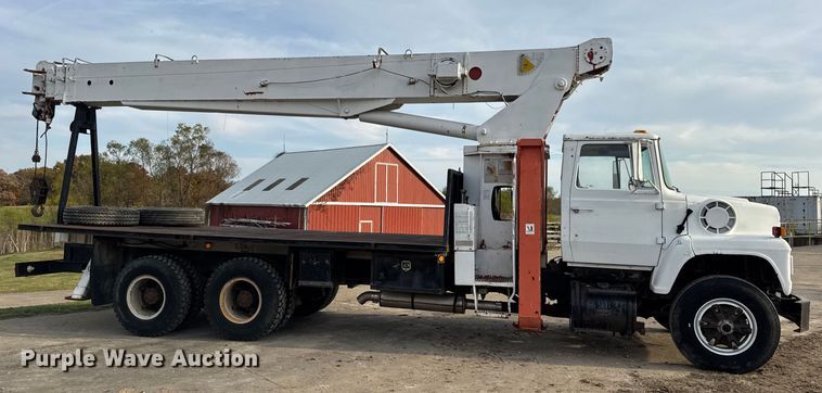 image for item EN0706 1986 Ford L9000 crane truck