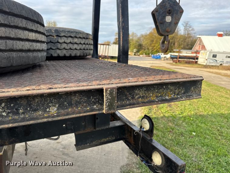 image for item EN0706 1986 Ford L9000 crane truck