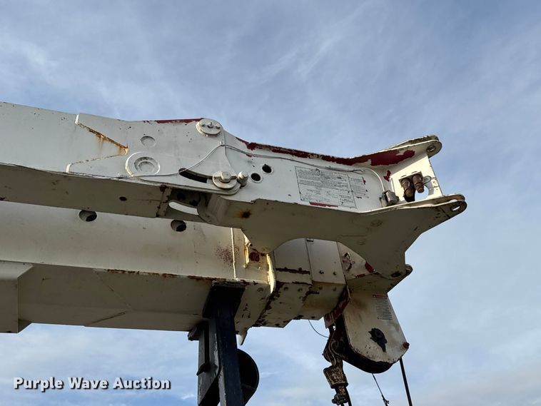 image for item EN0706 1986 Ford L9000 crane truck