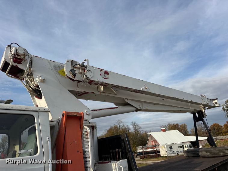 image for item EN0706 1986 Ford L9000 crane truck