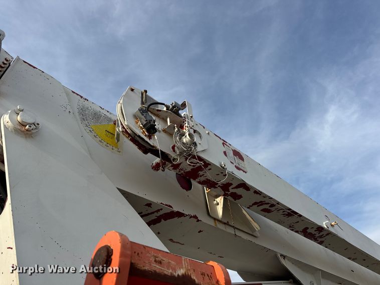 image for item EN0706 1986 Ford L9000 crane truck