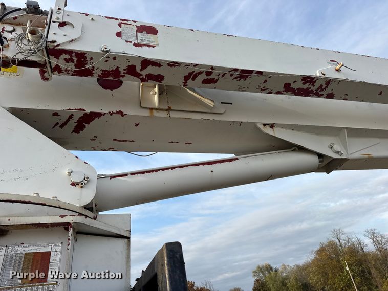 image for item EN0706 1986 Ford L9000 crane truck