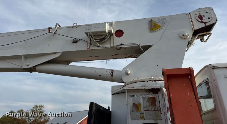 image for item EN0706 1986 Ford L9000 crane truck