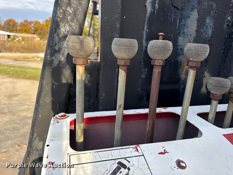 image for item EN0706 1986 Ford L9000 crane truck