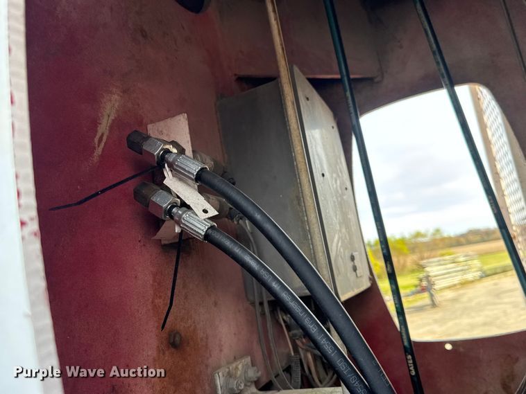 image for item EN0706 1986 Ford L9000 crane truck