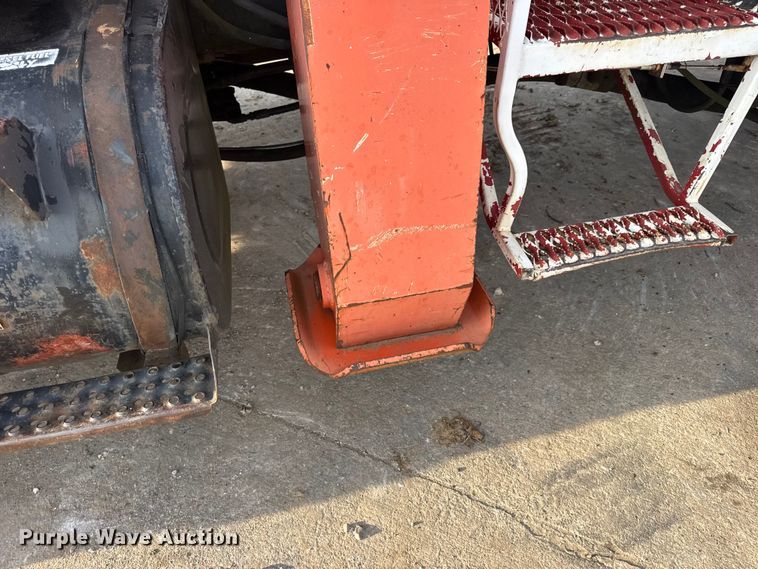 image for item EN0706 1986 Ford L9000 crane truck