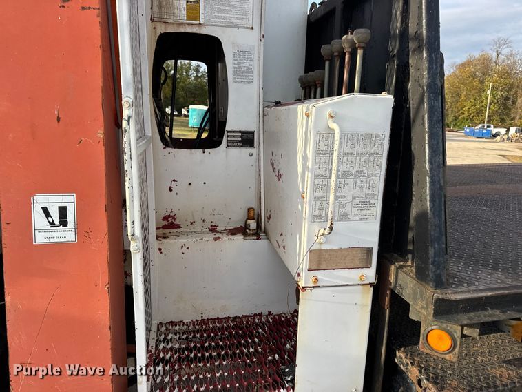 image for item EN0706 1986 Ford L9000 crane truck