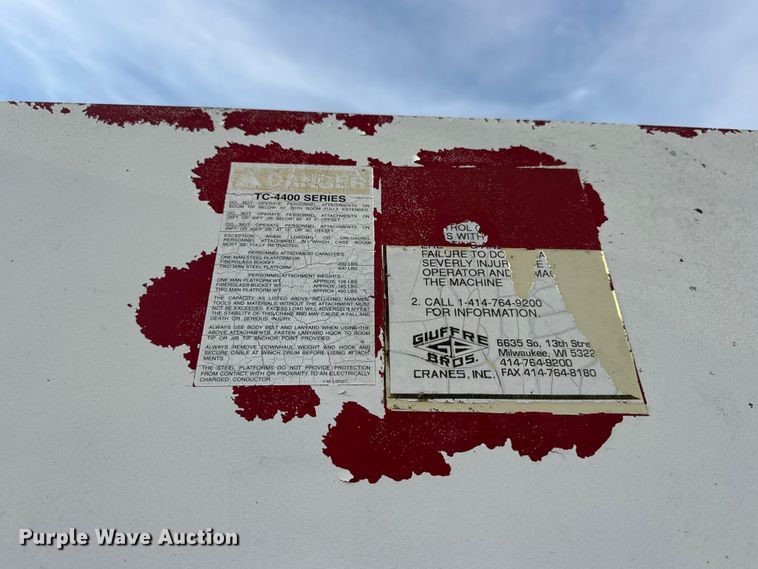 image for item EN0706 1986 Ford L9000 crane truck