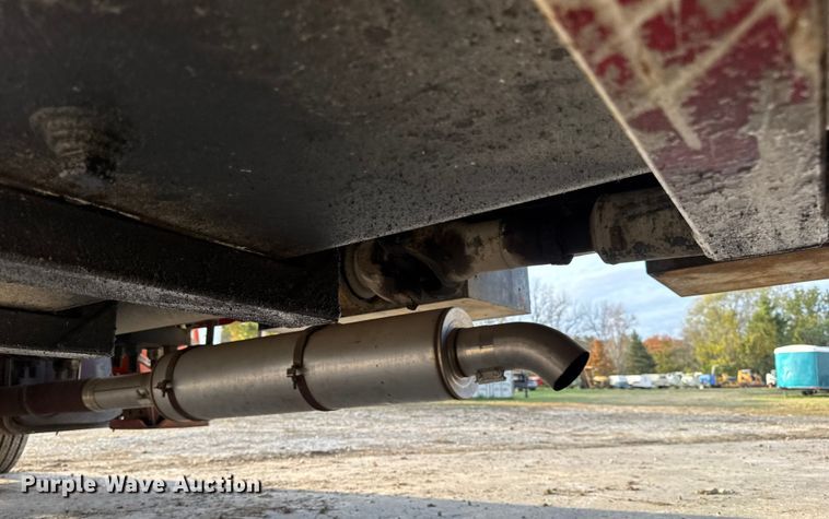 image for item EN0706 1986 Ford L9000 crane truck