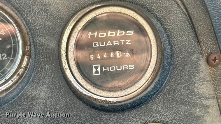 image for item EN0706 1986 Ford L9000 crane truck