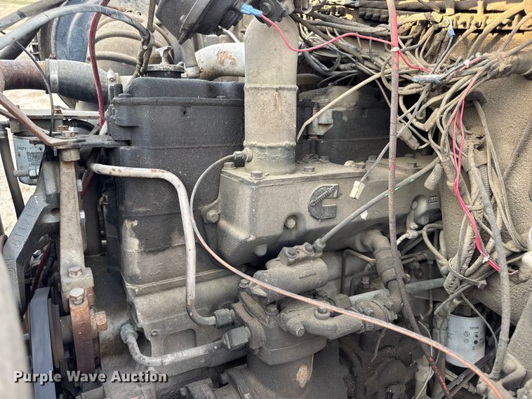 image for item EN0706 1986 Ford L9000 crane truck