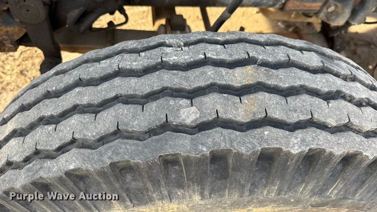 image for item EN0706 1986 Ford L9000 crane truck