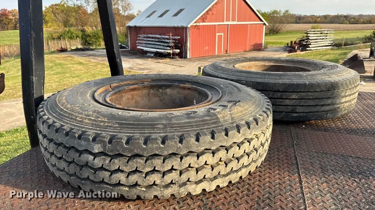 image for item EN0706 1986 Ford L9000 crane truck