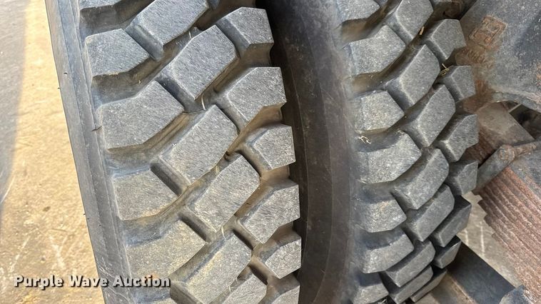 image for item EN0706 1986 Ford L9000 crane truck