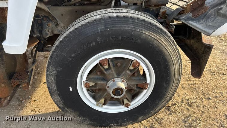 image for item EN0706 1986 Ford L9000 crane truck