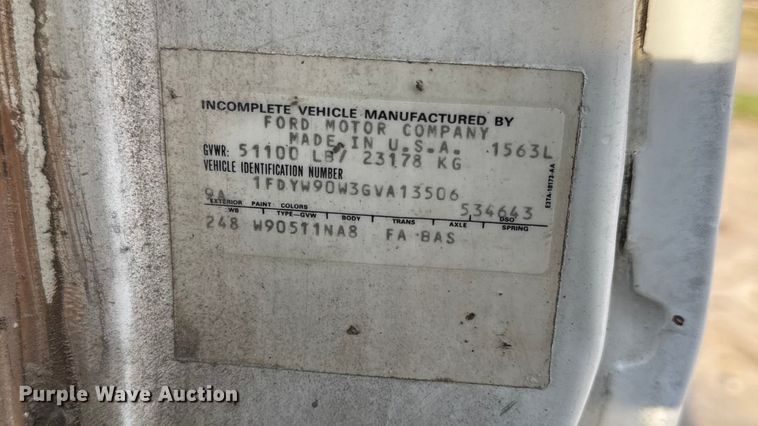 image for item EN0706 1986 Ford L9000 crane truck