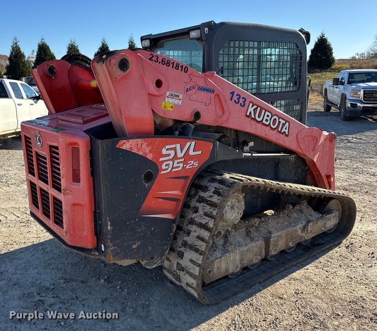 image for item EN0710 Kubota SVL95-2S tracked skid steer loader