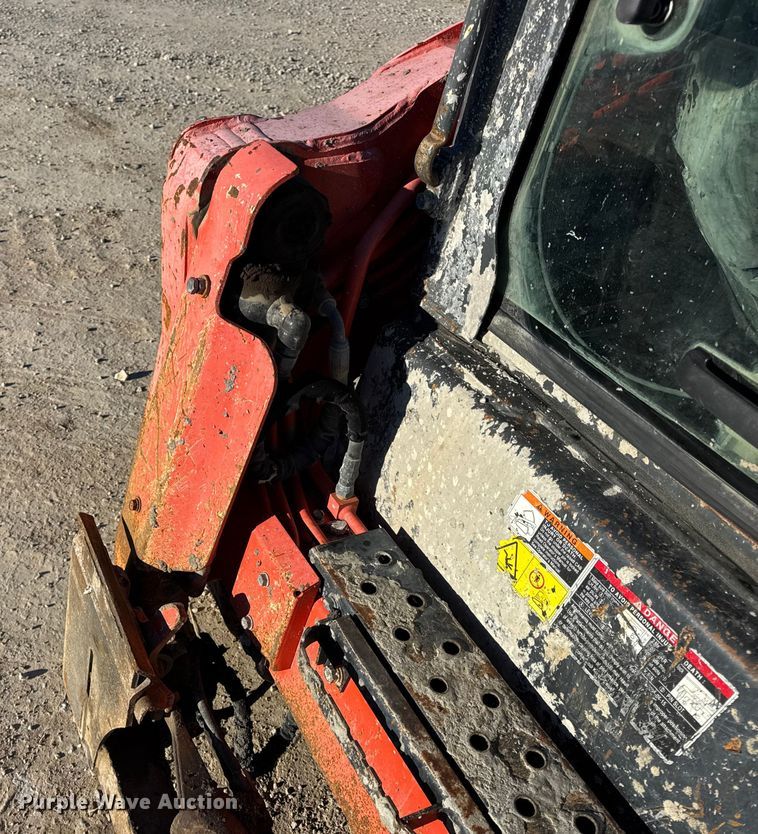 image for item EN0710 Kubota SVL95-2S tracked skid steer loader