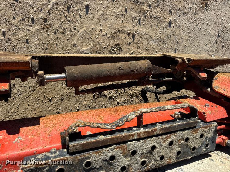 image for item EN0710 Kubota SVL95-2S tracked skid steer loader