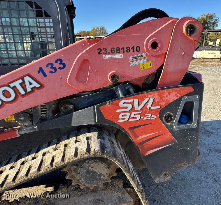 image for item EN0710 Kubota SVL95-2S tracked skid steer loader