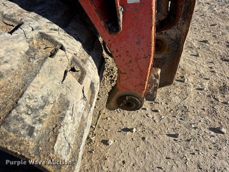 image for item EN0710 Kubota SVL95-2S tracked skid steer loader