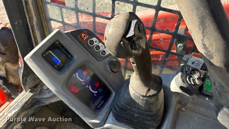 image for item EN0710 Kubota SVL95-2S tracked skid steer loader