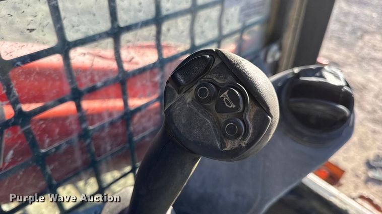 image for item EN0710 Kubota SVL95-2S tracked skid steer loader