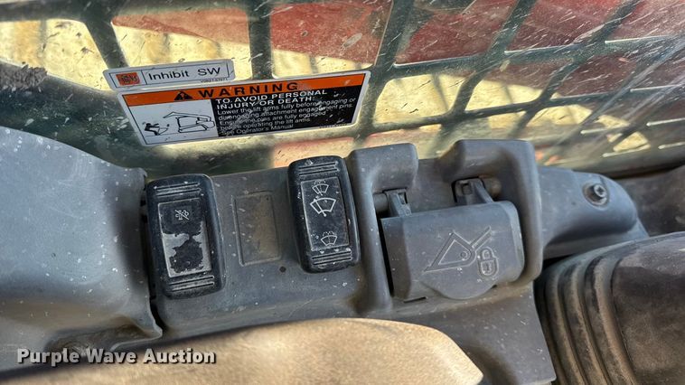 image for item EN0710 Kubota SVL95-2S tracked skid steer loader