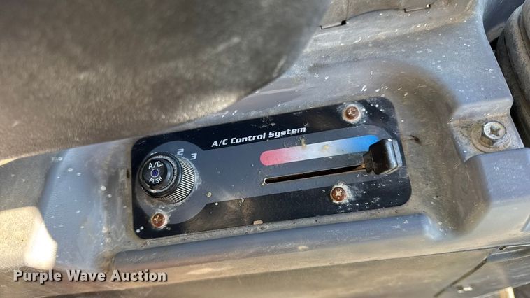 image for item EN0710 Kubota SVL95-2S tracked skid steer loader