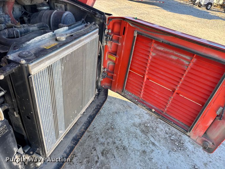 image for item EN0710 Kubota SVL95-2S tracked skid steer loader