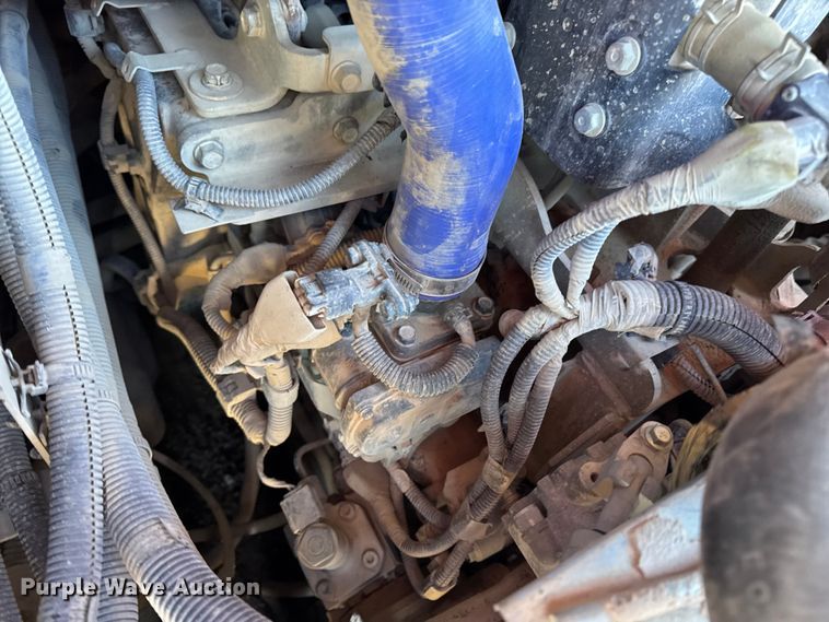 image for item EN0710 Kubota SVL95-2S tracked skid steer loader