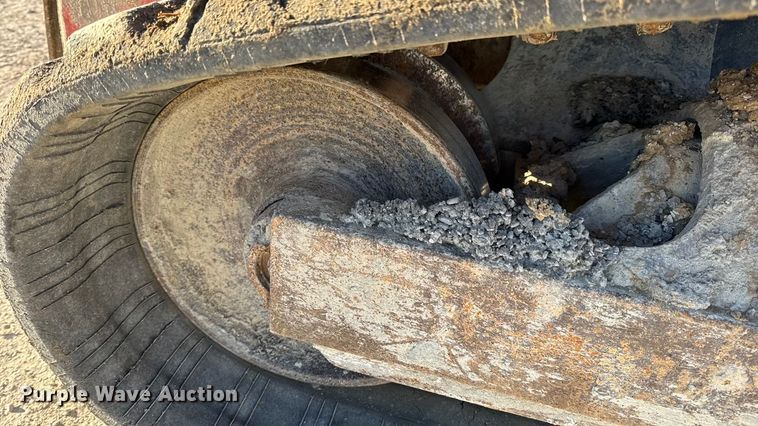 image for item EN0710 Kubota SVL95-2S tracked skid steer loader