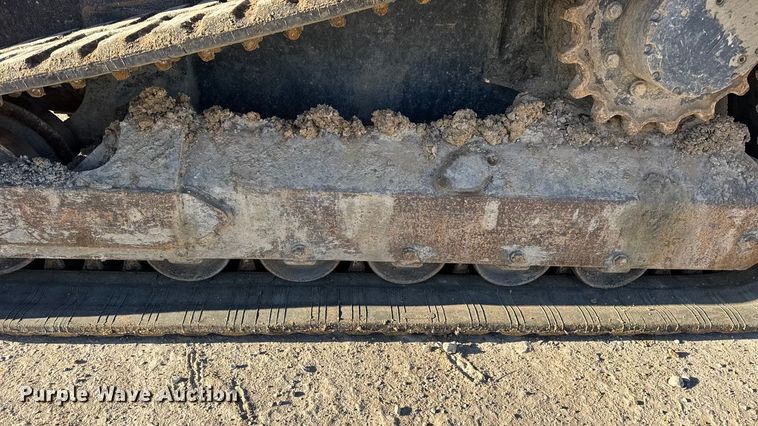 image for item EN0710 Kubota SVL95-2S tracked skid steer loader