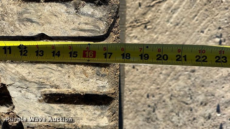 image for item EN0710 Kubota SVL95-2S tracked skid steer loader