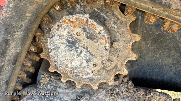 image for item EN0710 Kubota SVL95-2S tracked skid steer loader