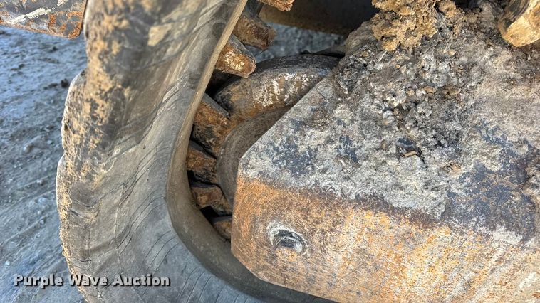 image for item EN0710 Kubota SVL95-2S tracked skid steer loader