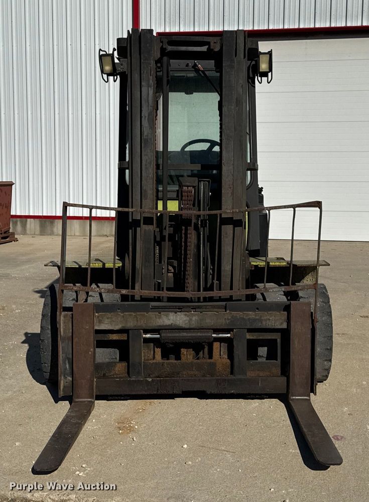 image for item EN0713 Clark CGP40 forklift