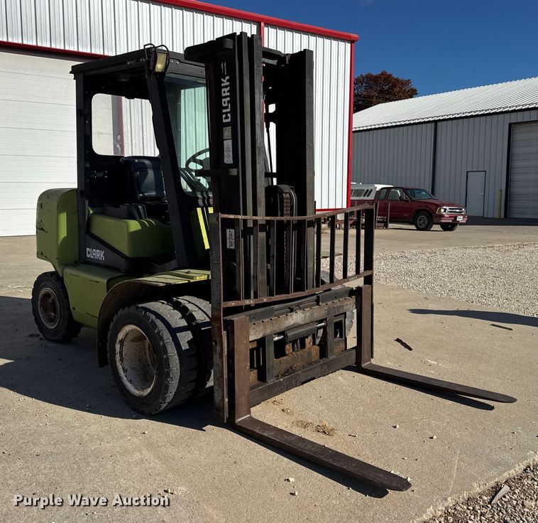 image for item EN0713 Clark CGP40 forklift