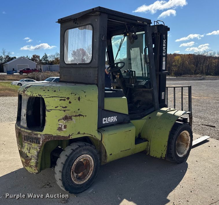image for item EN0713 Clark CGP40 forklift