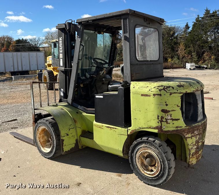image for item EN0713 Clark CGP40 forklift
