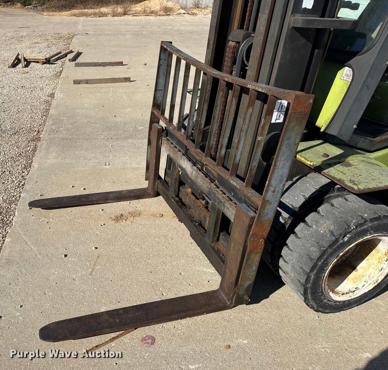 image for item EN0713 Clark CGP40 forklift
