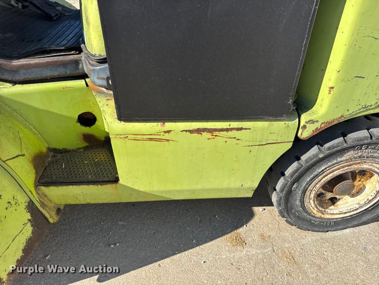 image for item EN0713 Clark CGP40 forklift