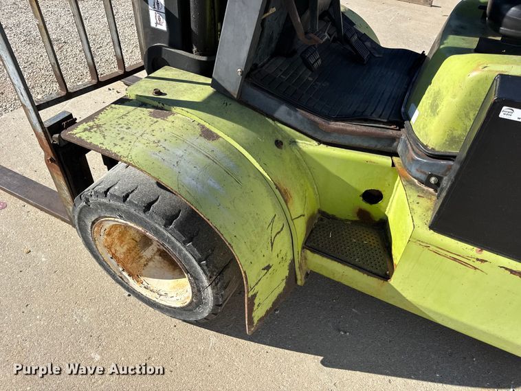 image for item EN0713 Clark CGP40 forklift