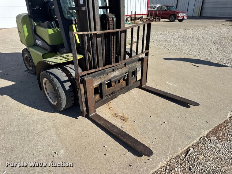 image for item EN0713 Clark CGP40 forklift