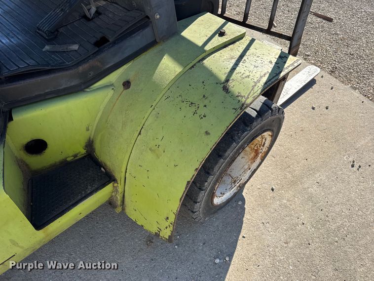 image for item EN0713 Clark CGP40 forklift